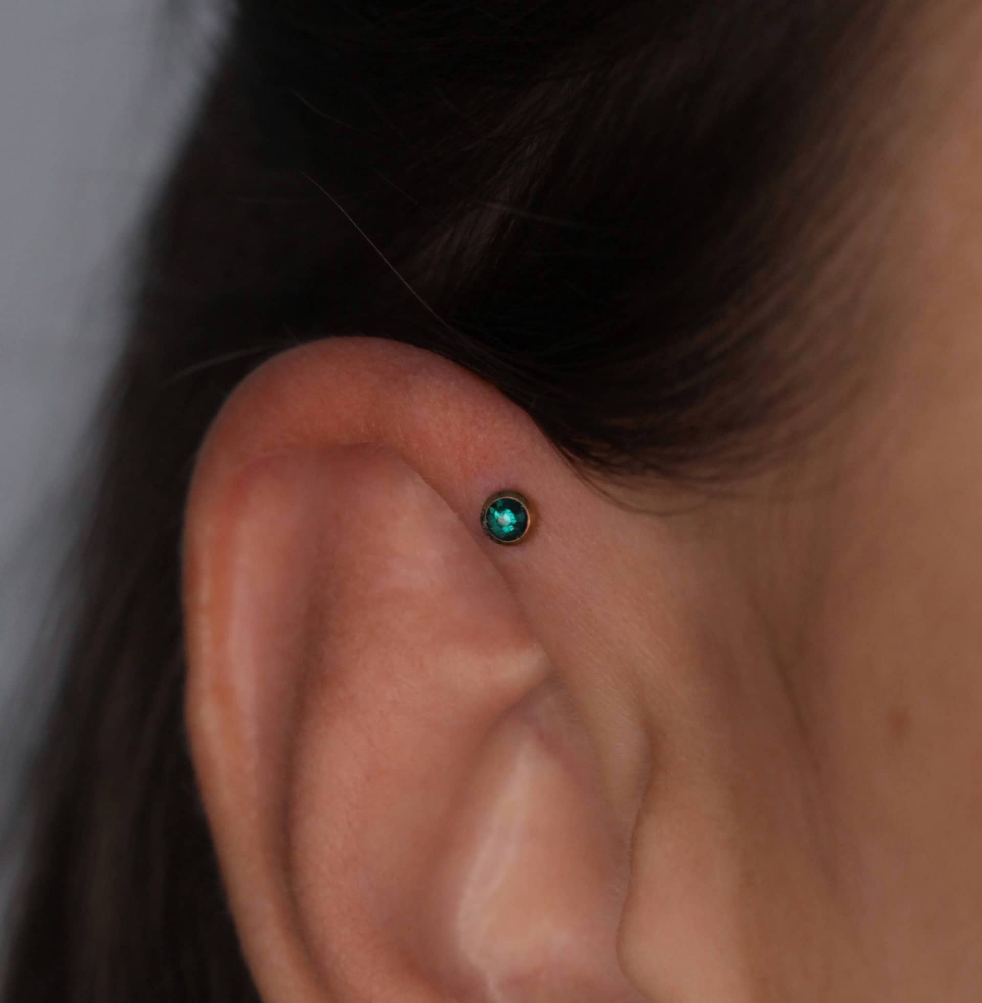 Иллюстрация прокола Форвард Хеликс